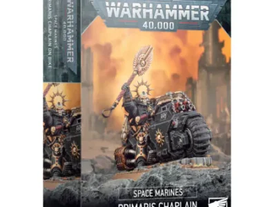 Capellan primaris en moto